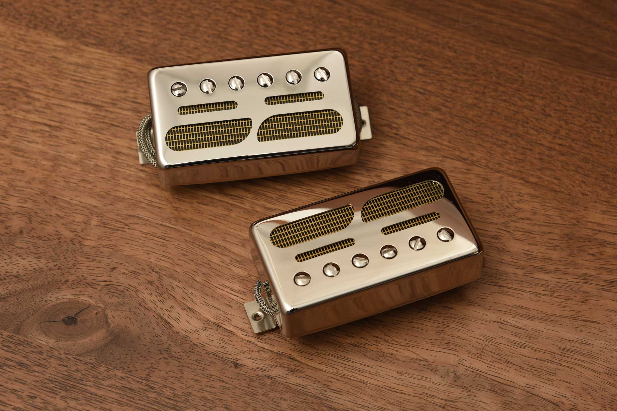Individual design for humbucker cover with gold grille